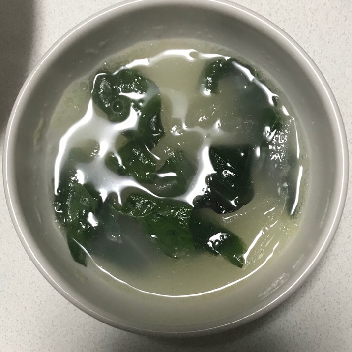 新玉ねぎわかめスープ
